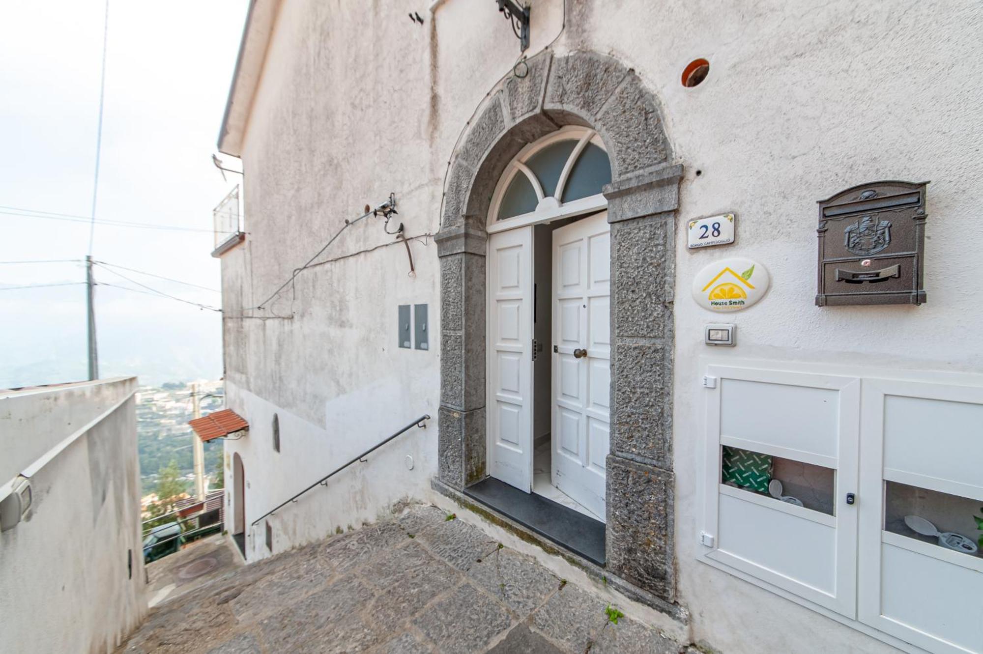 Apartment House Smith Scala